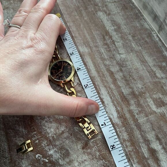 Chico’s Tortoise Face Gold Tone Chunky Chain Link Watch - Picture 2 of 8